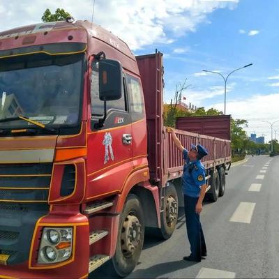 岳陽(yáng)道路危險(xiǎn)貨物運(yùn)輸從業(yè)人員請(qǐng)注意 持證上崗情況將迎全面清查